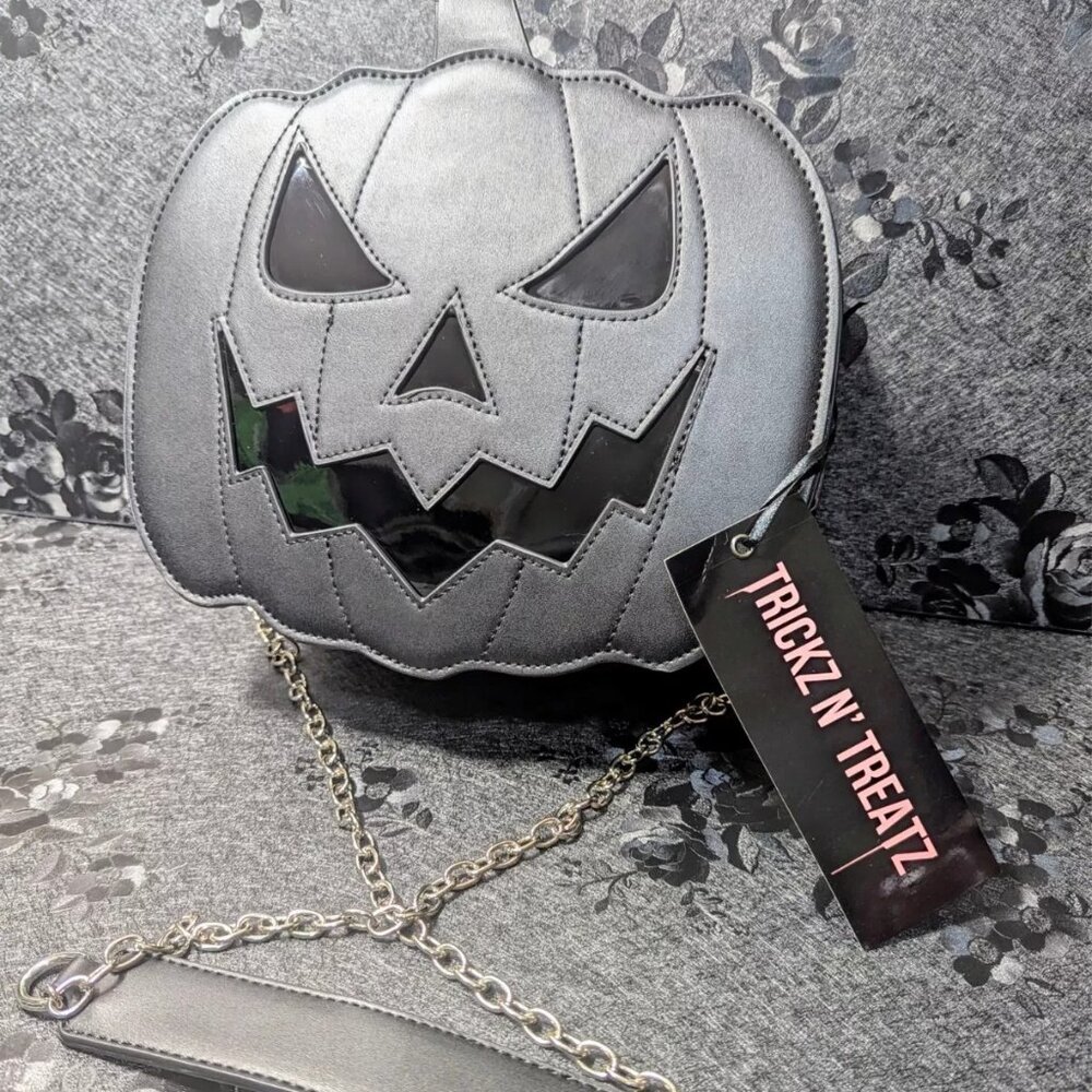 Dolls Kill Trickz N' Treatz Stay Grinning Jack O Lantern Black Pumpkin Purse NWT